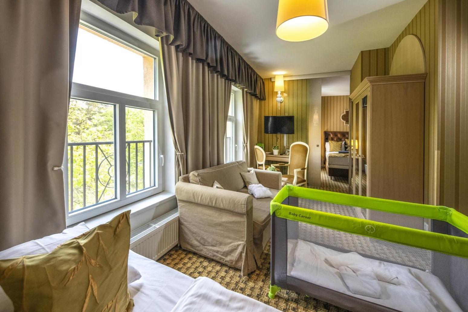 Oxigen Family Hotel Ношвай Екстериор снимка